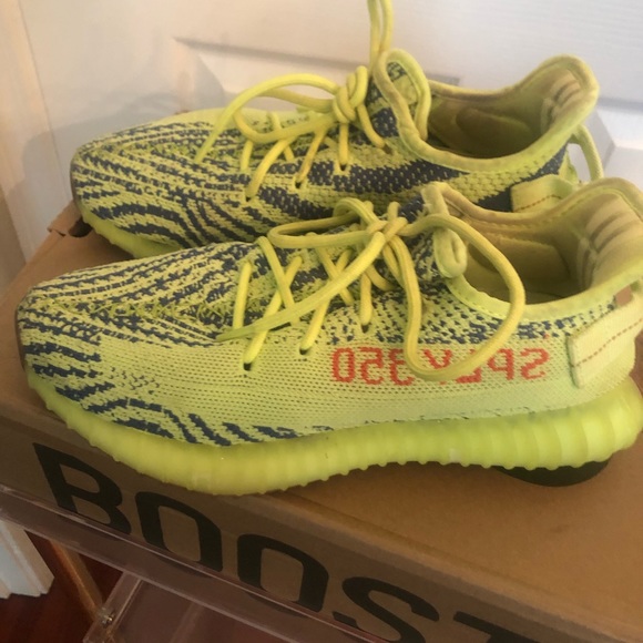 YEEZY BOOST 350 - Picture 2 of 15